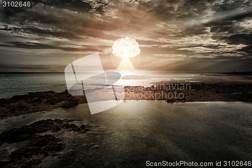 Image of nuclear bomb explosion