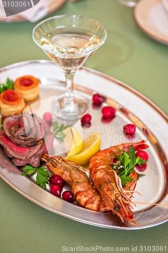 Image of Grilled shrimps and beef meat 