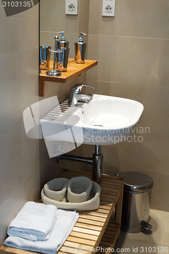 Image of sink in the bathroom of the hotel