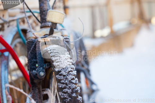 Image of bike in the snow