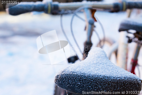 Image of bike in the snow