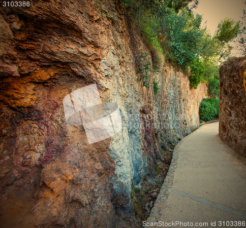Image of paths among the rocks