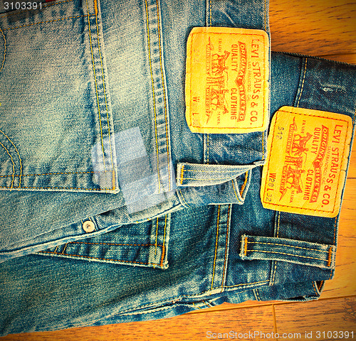 Image of close up of the Levis yellow label on the back pocket of a two p