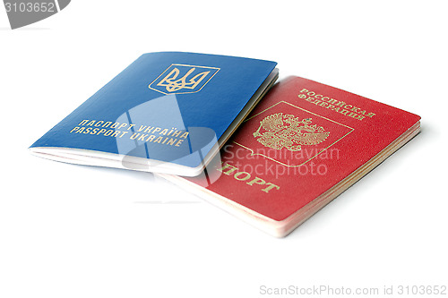 Image of Ukrainian and Russian ID passports 