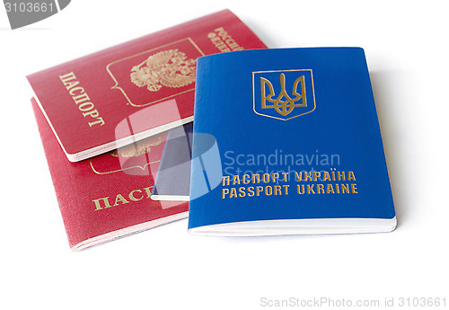 Image of Ukrainian and Russian ID passports 