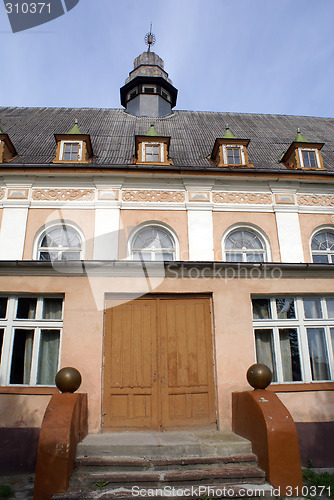 Image of Entrance of big building