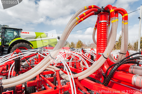 Image of Hydraulic actuators of tractor hinged equipment