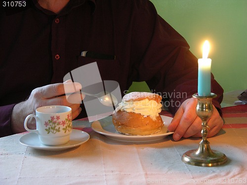 Image of Semla 2