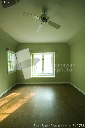 Image of empty room condominium condo apartment green walls