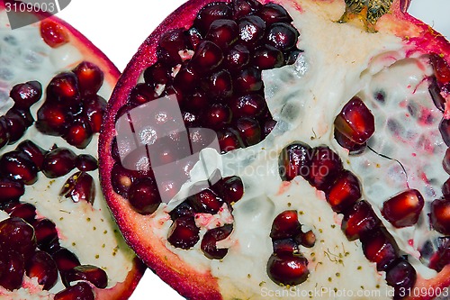 Image of half of a pomegranate fruit 