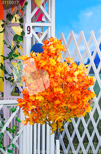 Image of The decoration in the form of an artificial tree.