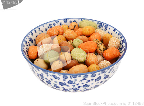 Image of Seaweed peanuts in a blue and white china bowl