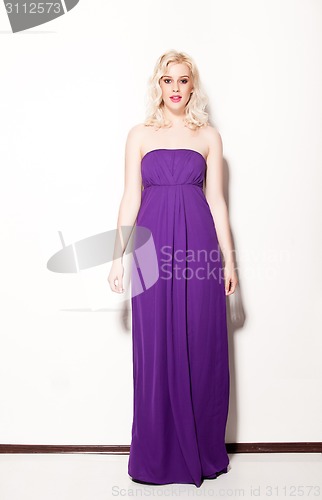 Image of attractive young woman posing