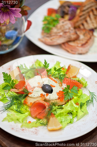 Image of salmon salad 