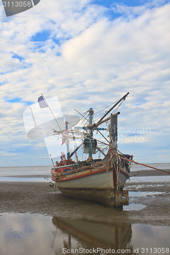 Image of Fishing boat on the beach
