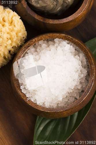 Image of Dead Sea mud and salt in a bowl