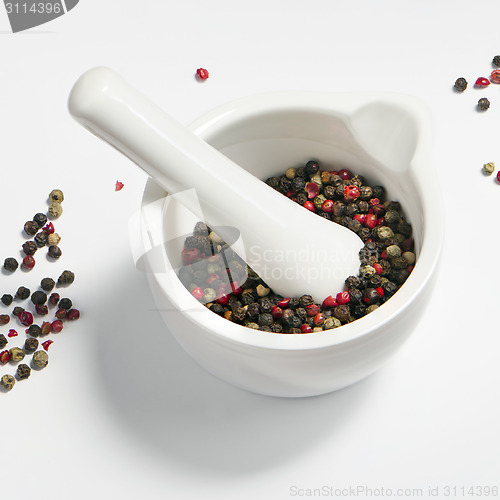 Image of Peppercorns in a mortar