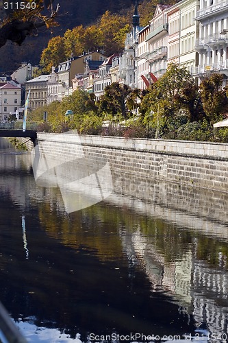 Image of City Boulevard Mirrored in the River