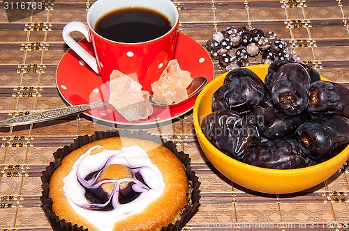 Image of Coffee dates cake and crystal sugar navat