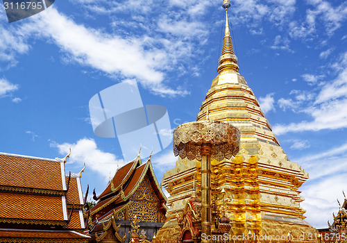 Image of golden stupa, chiang mai, thailand