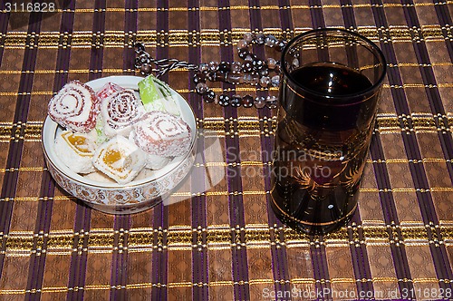 Image of Turkish delight and a glass of refreshing drink