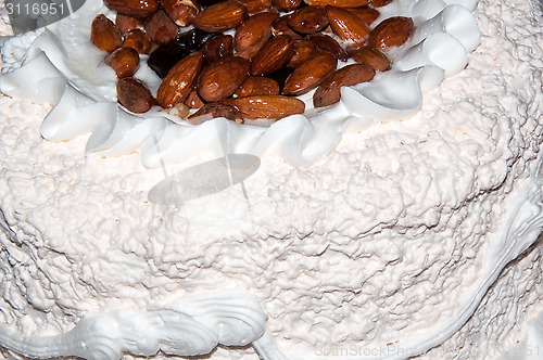 Image of Sponge cake with almonds