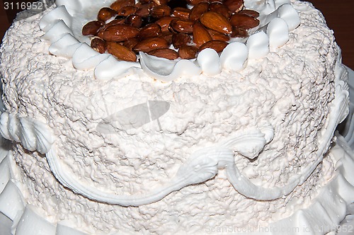 Image of Sponge cake with almonds