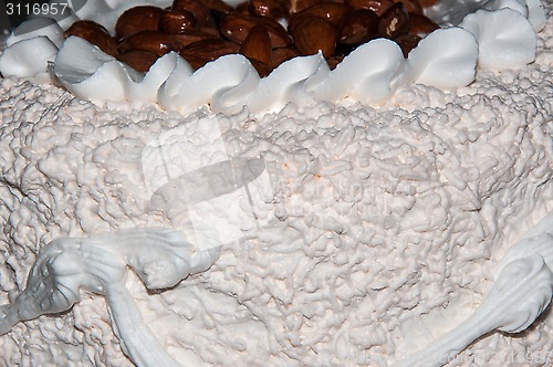 Image of Sponge cake with almonds