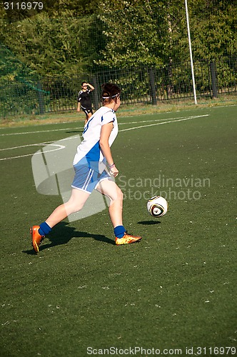 Image of The girls play soccer