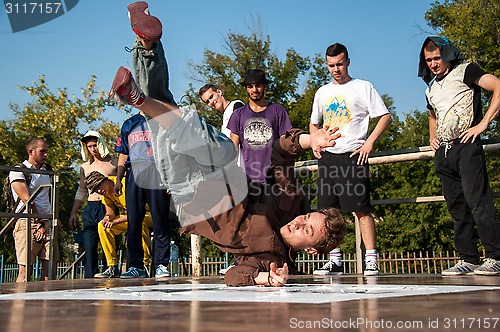 Image of Artist break dance