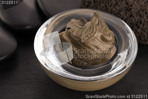 Image of Dead Sea mud in a bowl