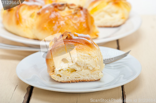 Image of sweet bread donut cake