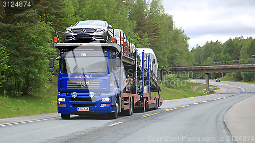 Image of MAN Car Carrier Hauls New Cars