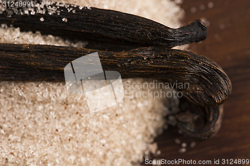 Image of vanilla sugar and vanilla beans