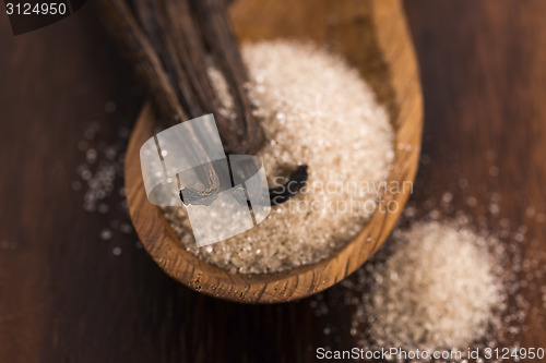 Image of vanilla sugar and vanilla beans