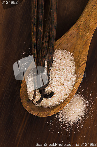 Image of vanilla sugar and vanilla beans