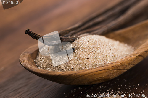 Image of vanilla sugar and vanilla beans