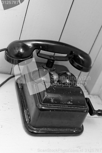 Image of Old telephone 