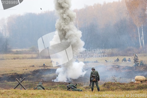 Image of Fearless soldier under the bombing