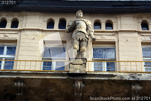 Image of Statue on the wall