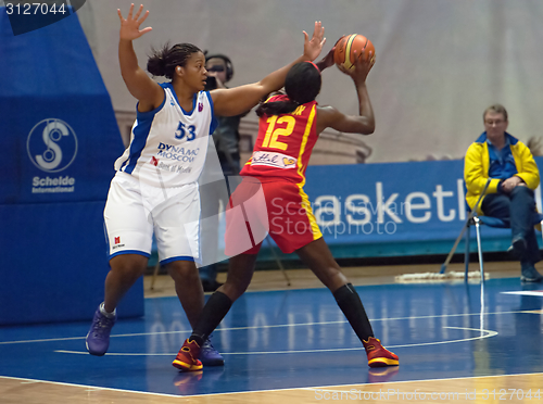 Image of S. Phillips (53) vs L. Jackson (12)