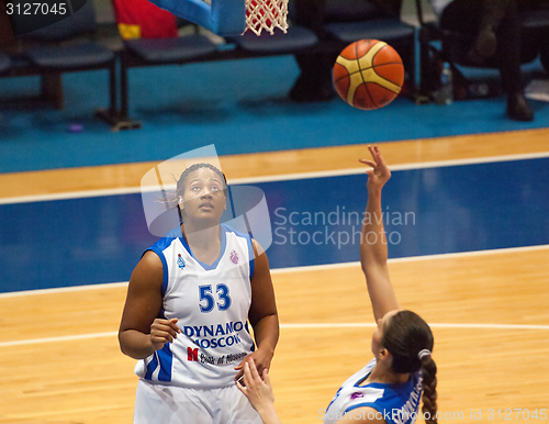 Image of S. Phillips (53) under the basket