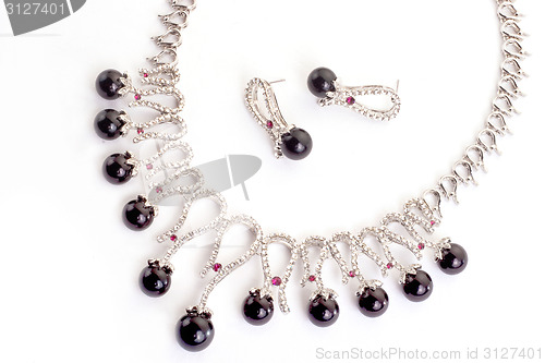 Image of Necklace with black pearls