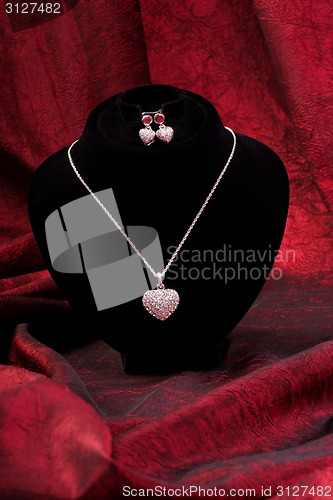Image of Chain with diamond heart and earring