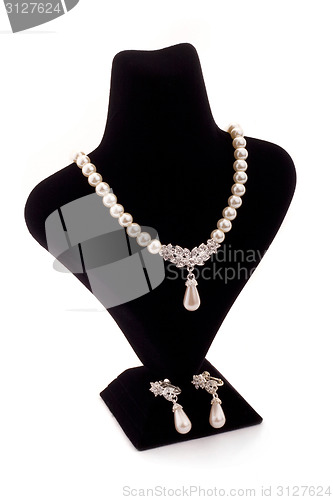 Image of Pearl necklace