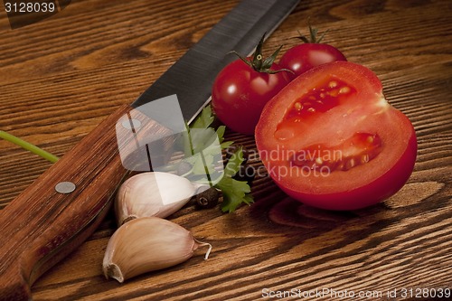 Image of Tomatoes on table