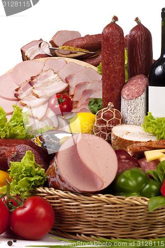 Image of A composition of meat and vegetables with wine