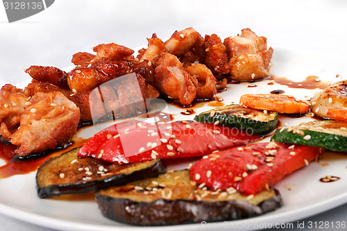 Image of Tepan - yaki meat and vegetables closeup