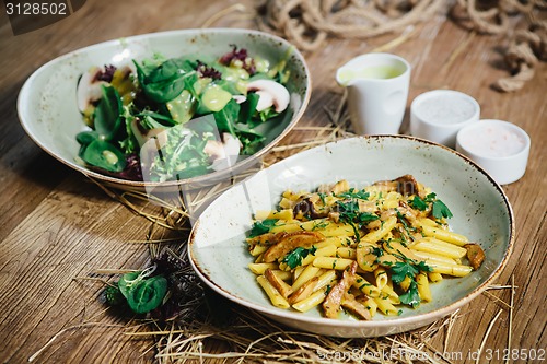 Image of pasta penne with mushrooms