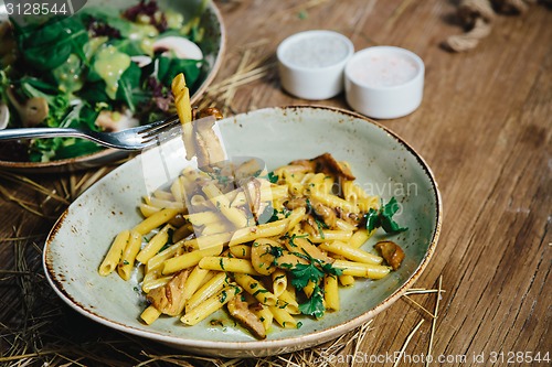 Image of pasta penne with mushrooms